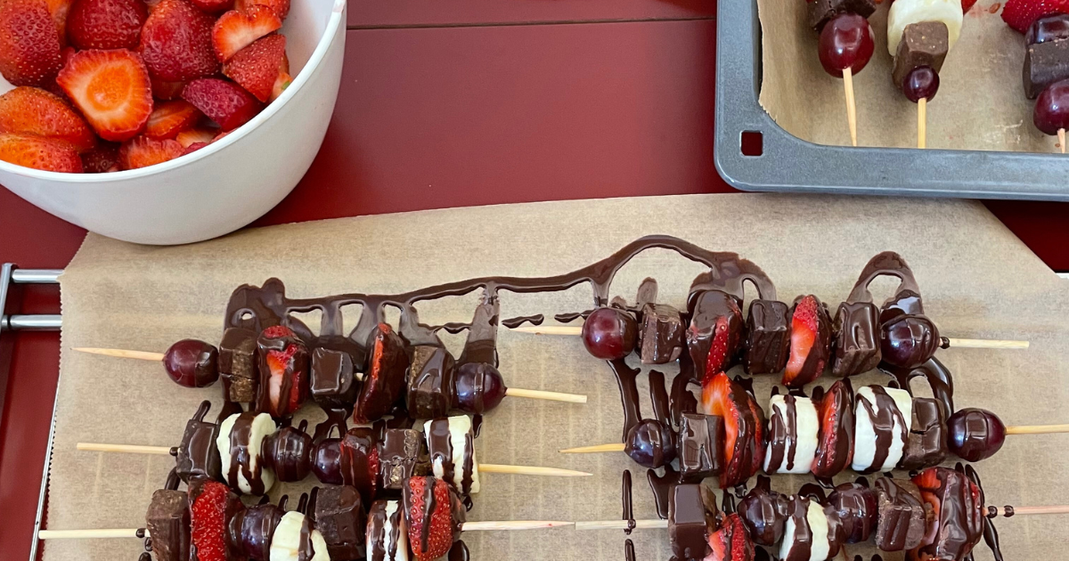 Frisch und fruchtig: Köstliche Obstspieße für den Sommer | KarlKarlo ... Frisch und fruchtig: Köstliche Obstspieße für den Sommer | KarlKarlo ...